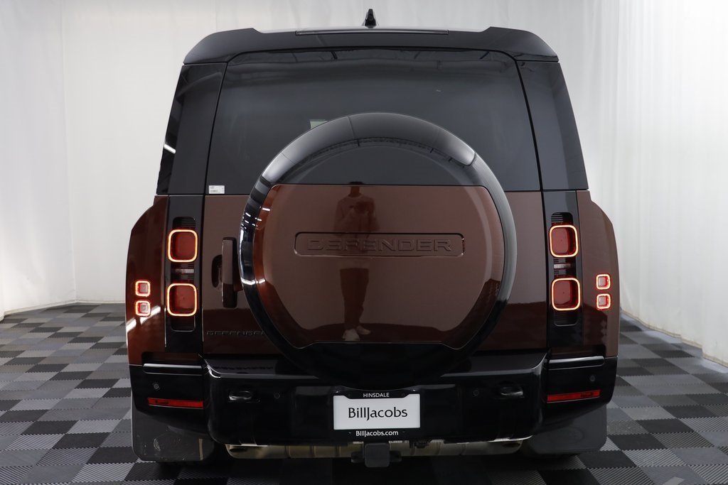 2025 Land Rover Defender 130 X-Dynamic SE photo 17