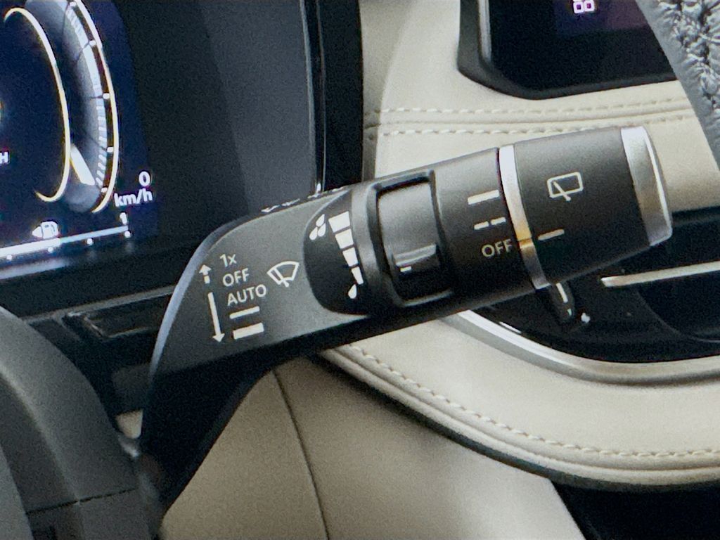 2026 Infiniti QX60 Luxe photo 11