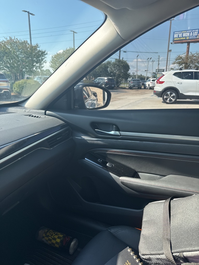 2023 Nissan Altima 2.5 SR photo 12