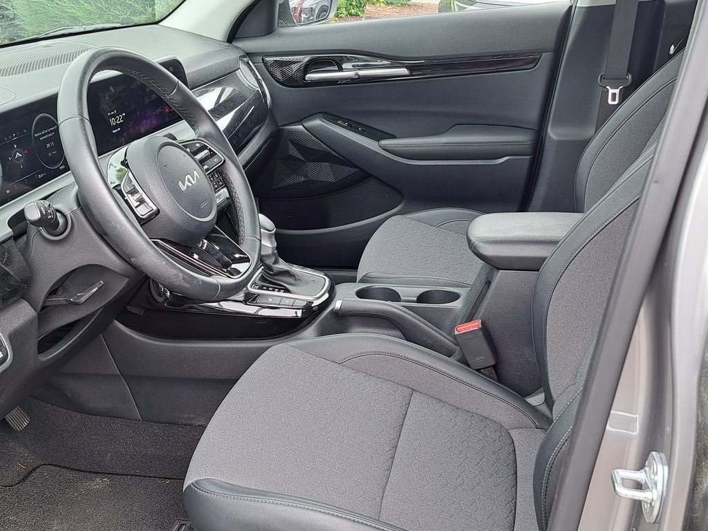 2024 Kia Seltos X-Line photo 17