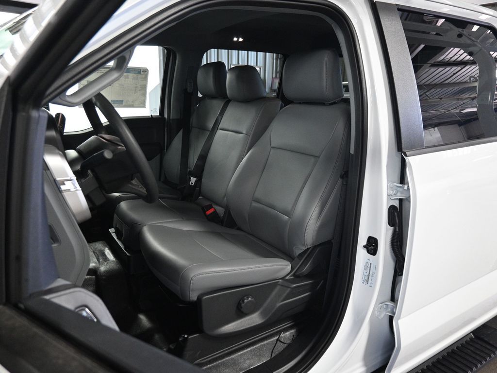 2025 Ford F-550 XL photo 8