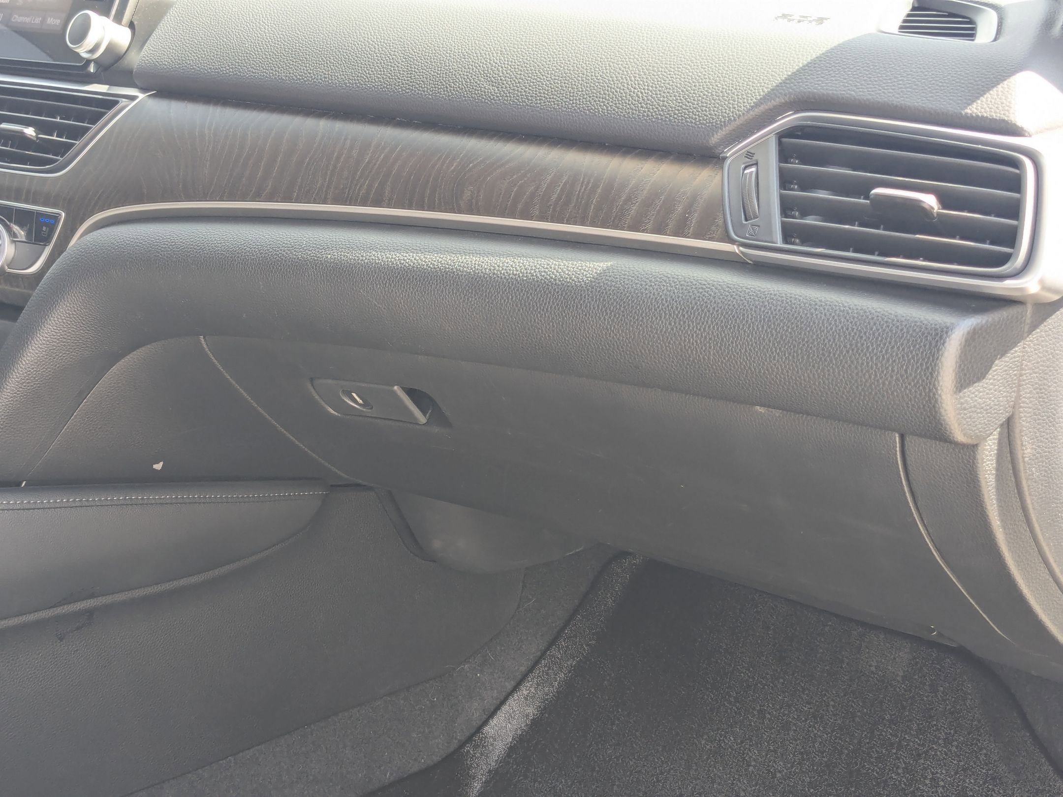 2021 Honda Accord Hybrid Touring photo 25