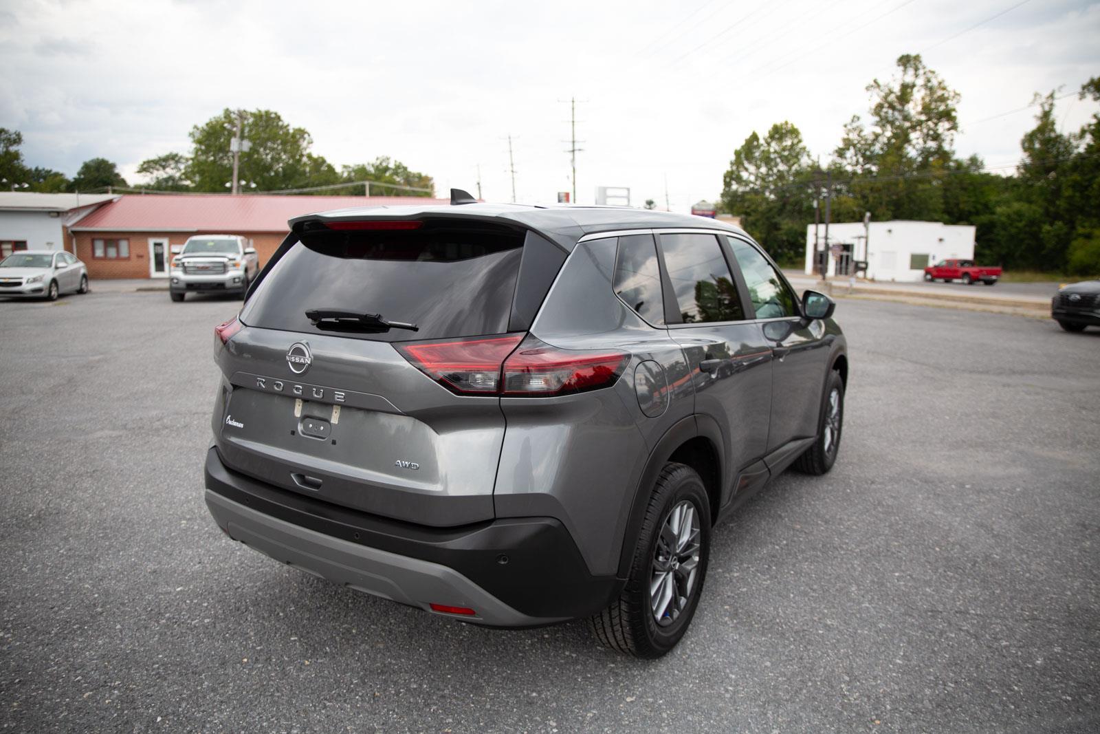 2023 Nissan Rogue S photo 3