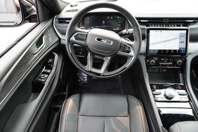 2024 Jeep Grand Cherokee Overland 4xe photo 19