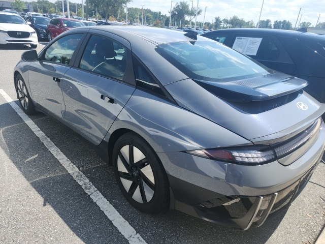2023 Hyundai Ioniq 6 SE Standard Range photo 3