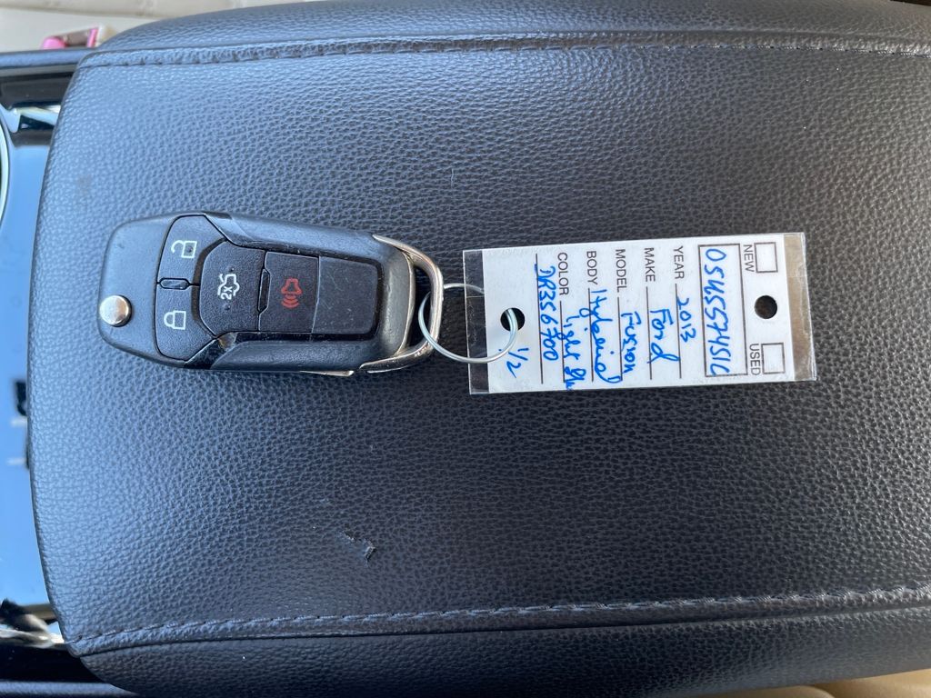 2013 Ford Fusion Hybrid SE photo 10