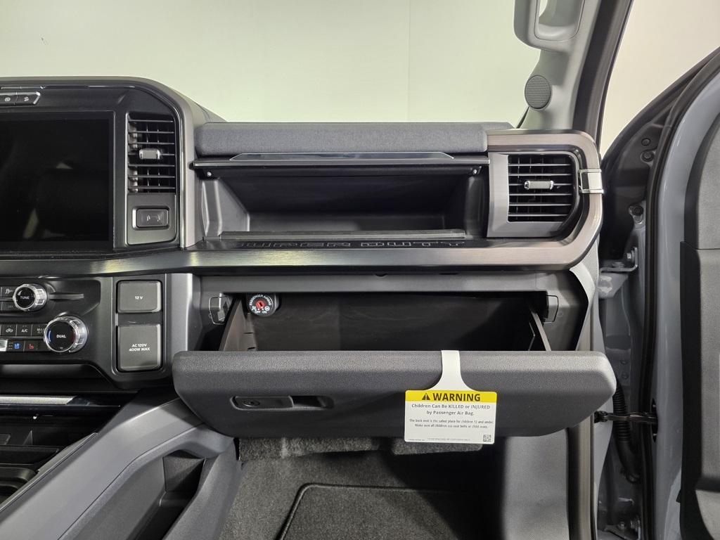 2025 Ford F-350 Lariat photo 25