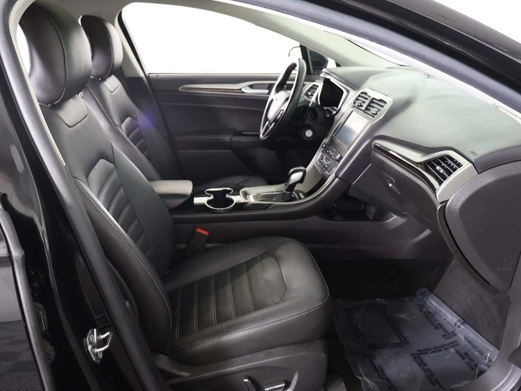 2016 Ford Fusion SE photo 28
