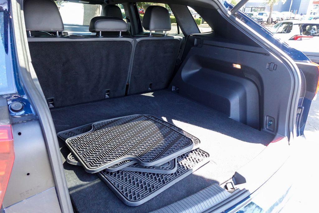 2021 Volkswagen Atlas Cross Sport V6 SE Technology photo 29