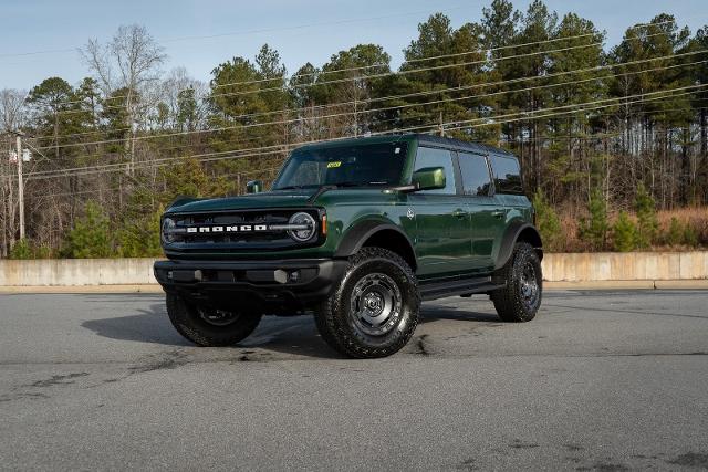 2025 Ford Bronco 4-Door Outer Banks's photo