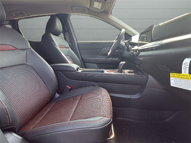 2026 Nissan Kicks SR photo 10