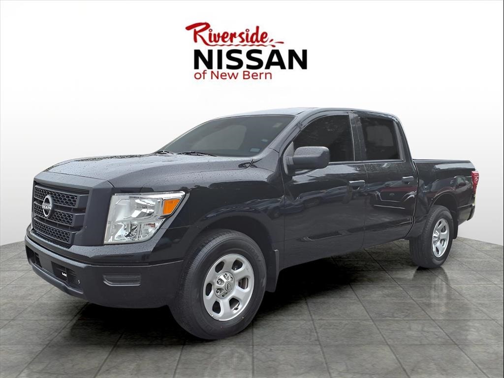 2023 Nissan Titan S photo 4