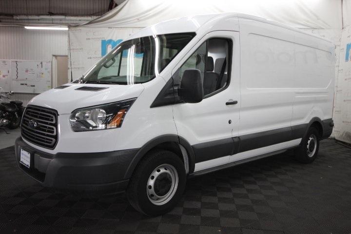 2016 Ford Transit Base's photo