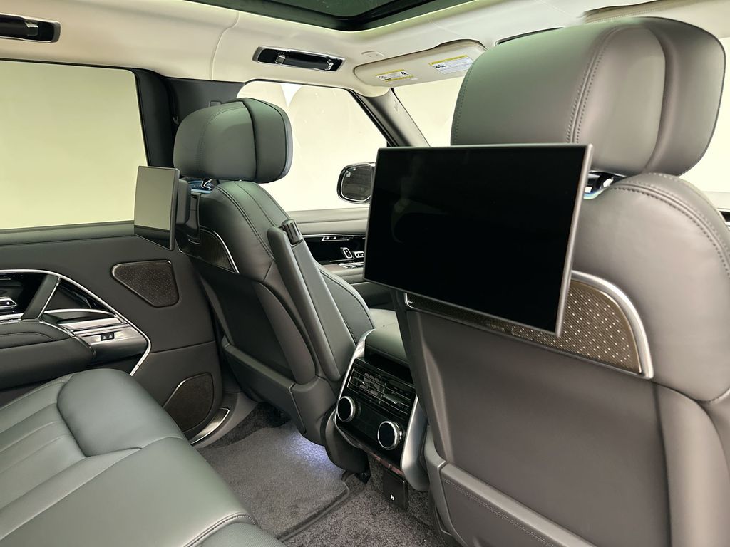 2025 Land Rover Range Rover Autobiography photo 7