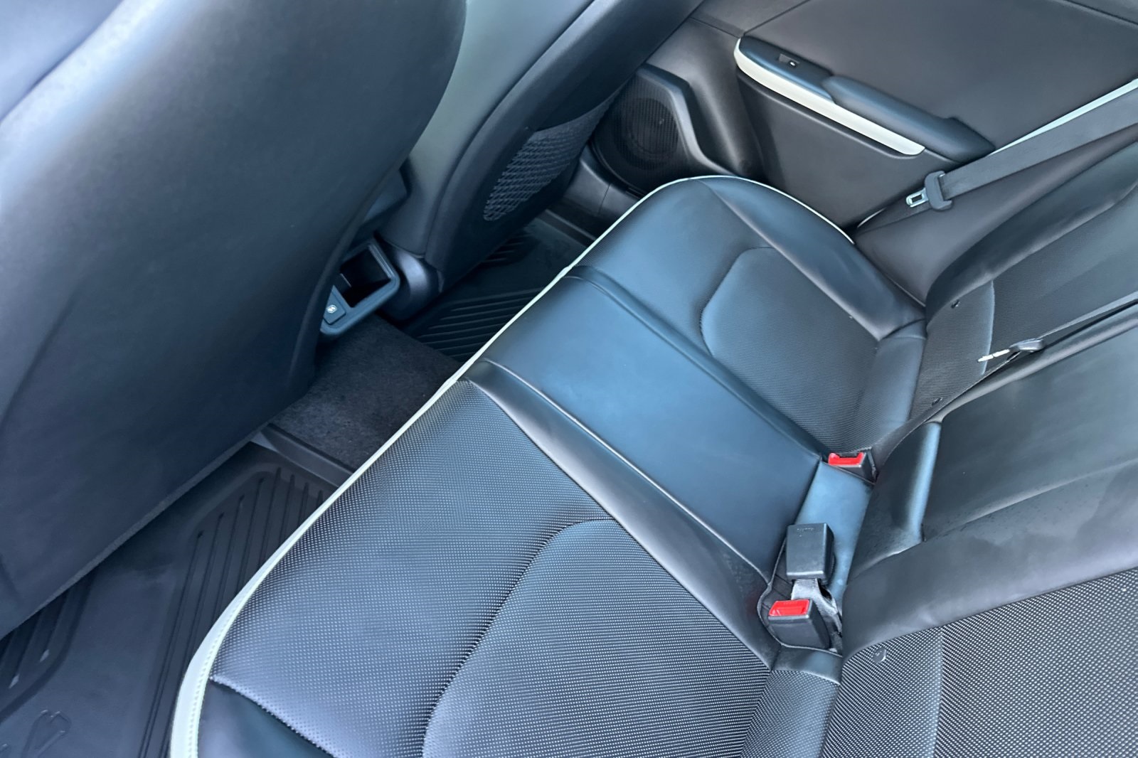 2025 Kia K4 GT-Line photo 8