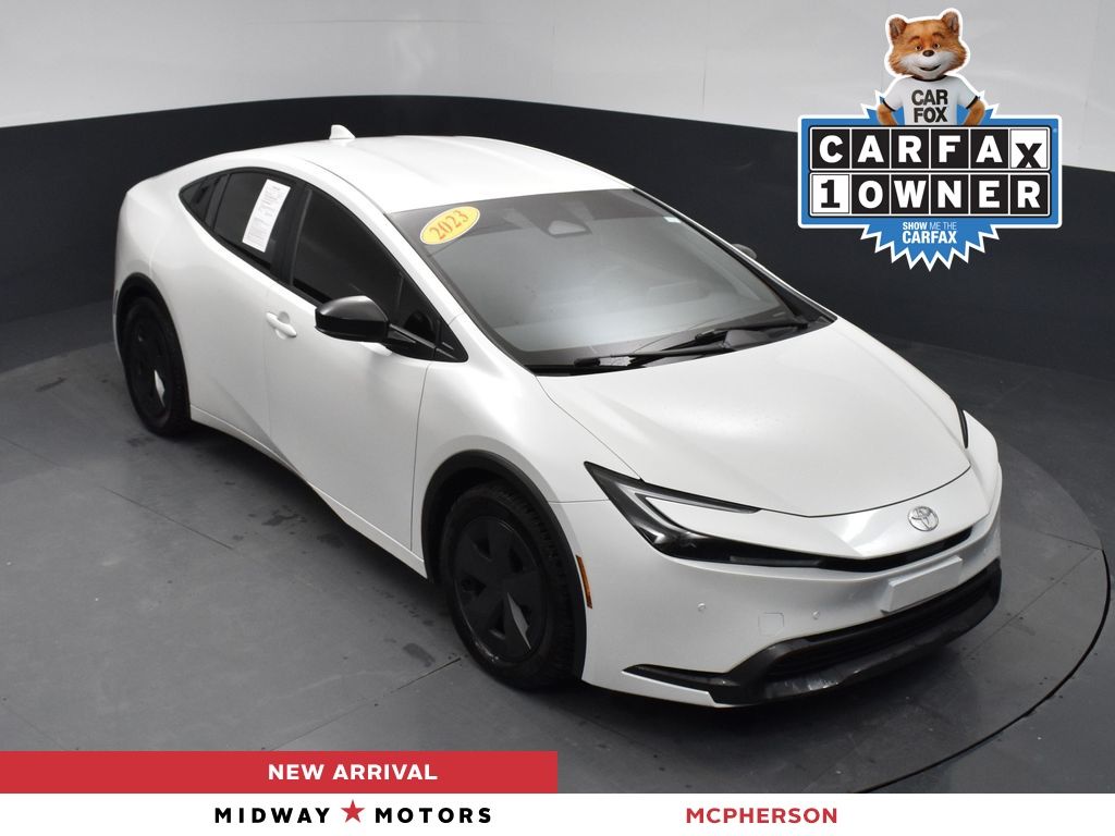 2023 Toyota Prius LE's photo