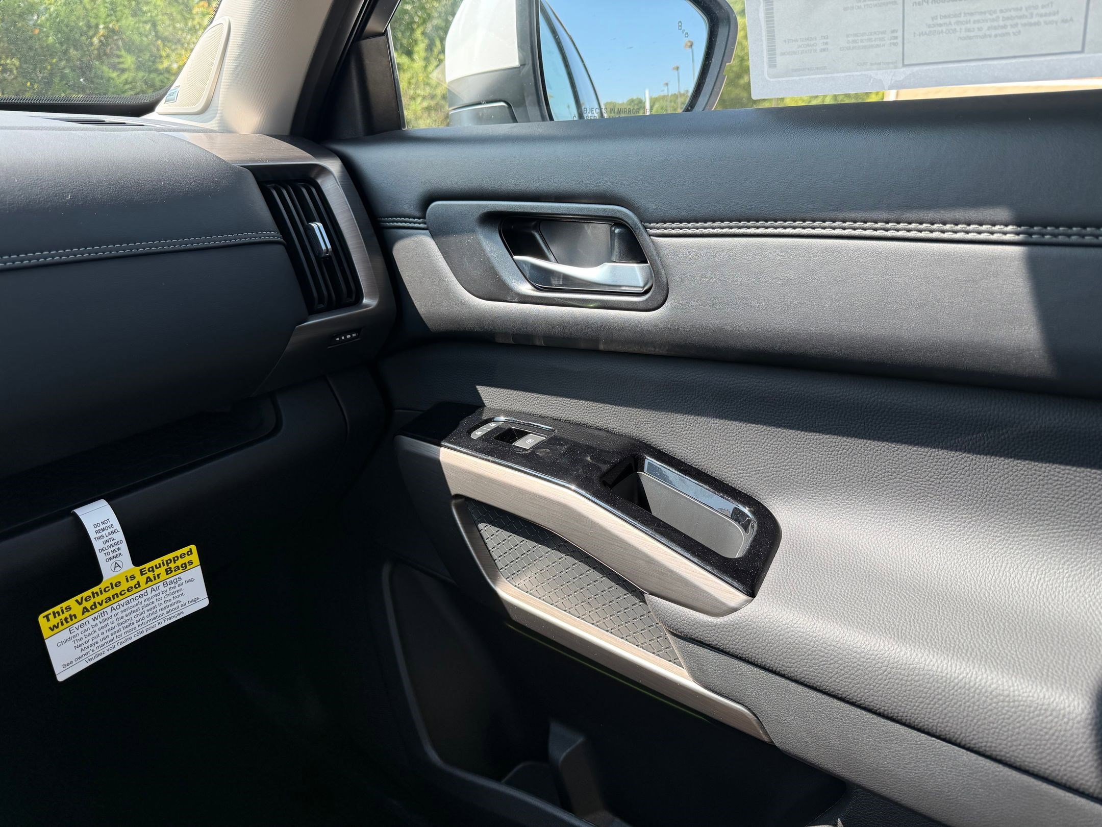 2025 Nissan Pathfinder Platinum photo 23
