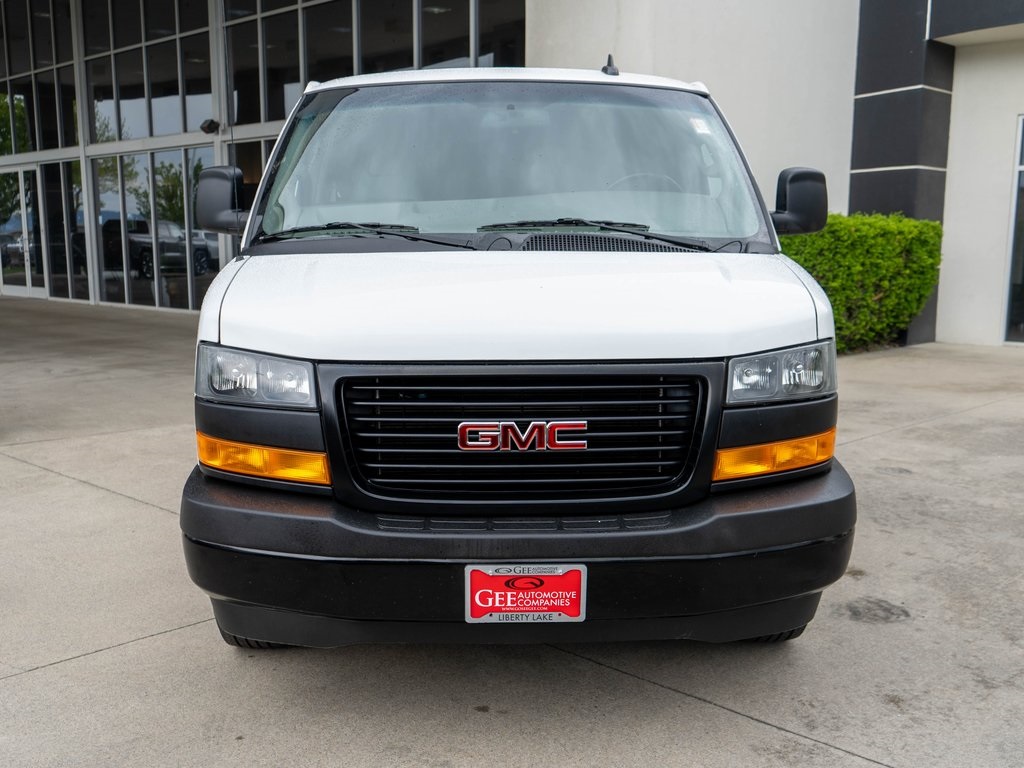 2023 Gmc Savana 2500 photo 2