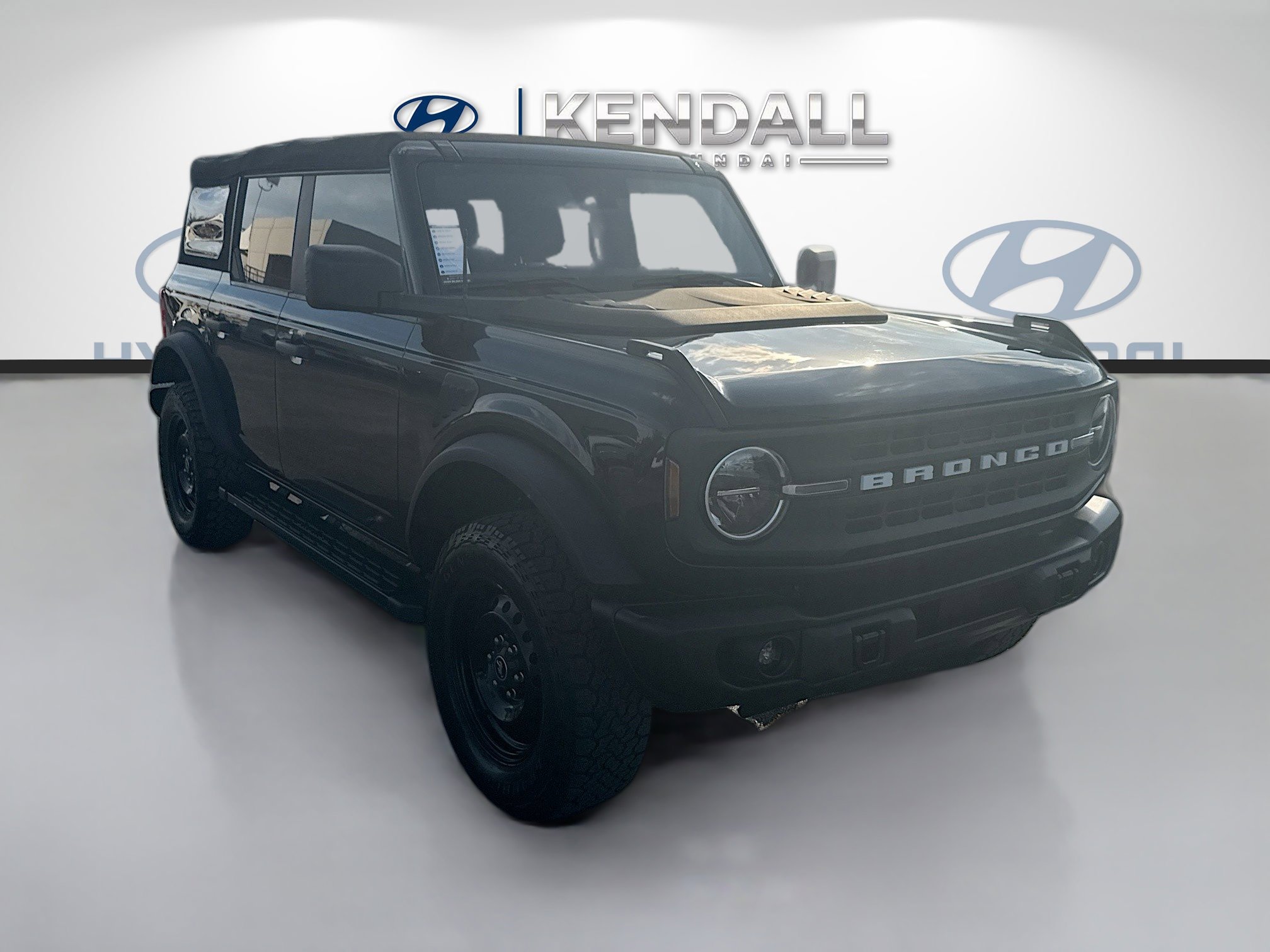 2022 Ford Bronco 4-Door Black Diamond's photo