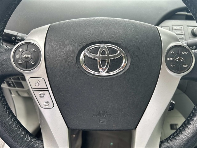 2013 Toyota Prius Four photo 12