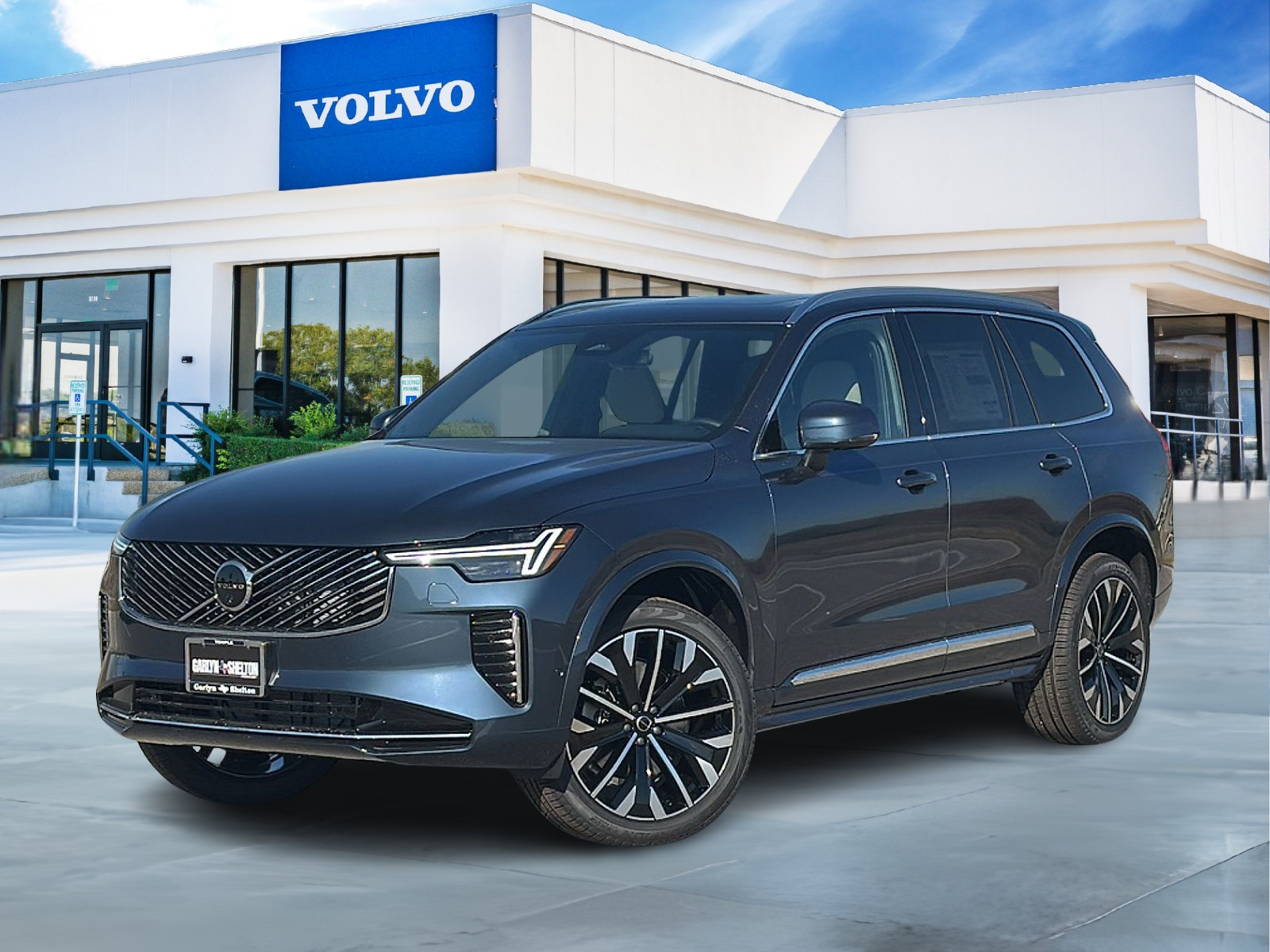 2026 Volvo XC90 Plus's photo
