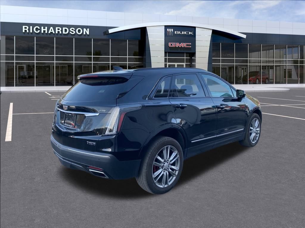2022 Cadillac XT5 Sport photo 3