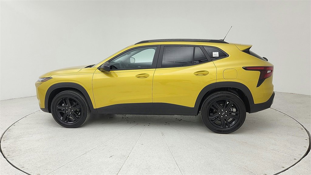 2025 Chevrolet Trax photo 3