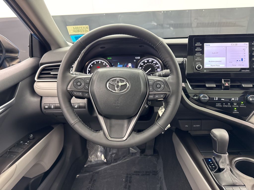 2024 Toyota Camry SE photo 8