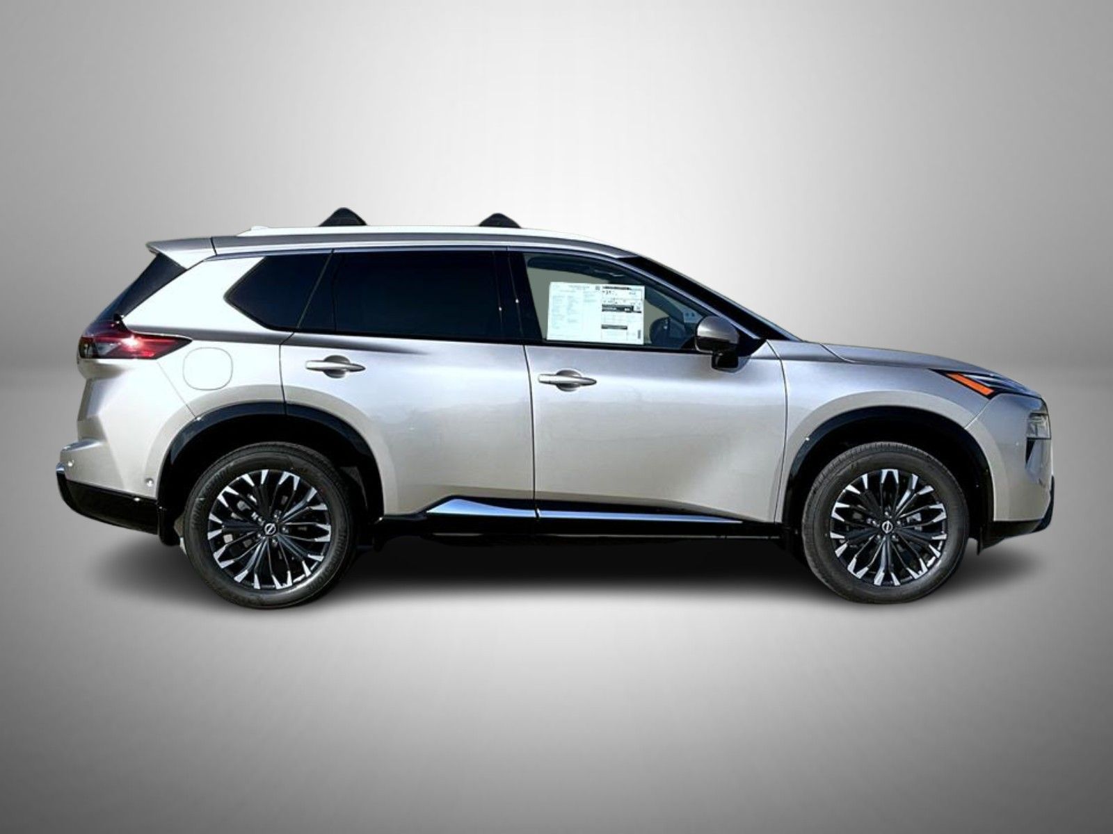 2026 Nissan Rogue Platinum photo 2