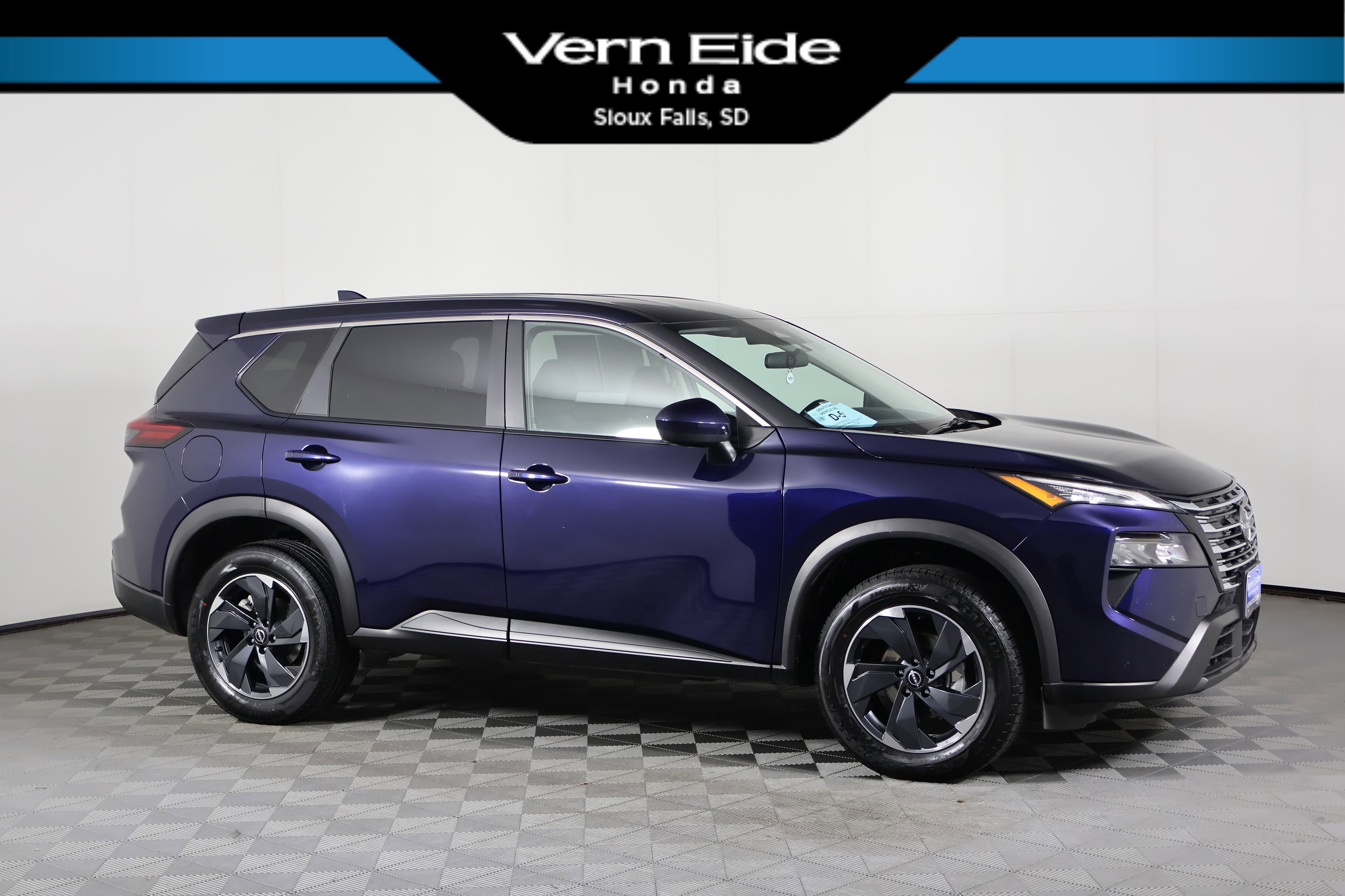 2025 Nissan Rogue SV's photo