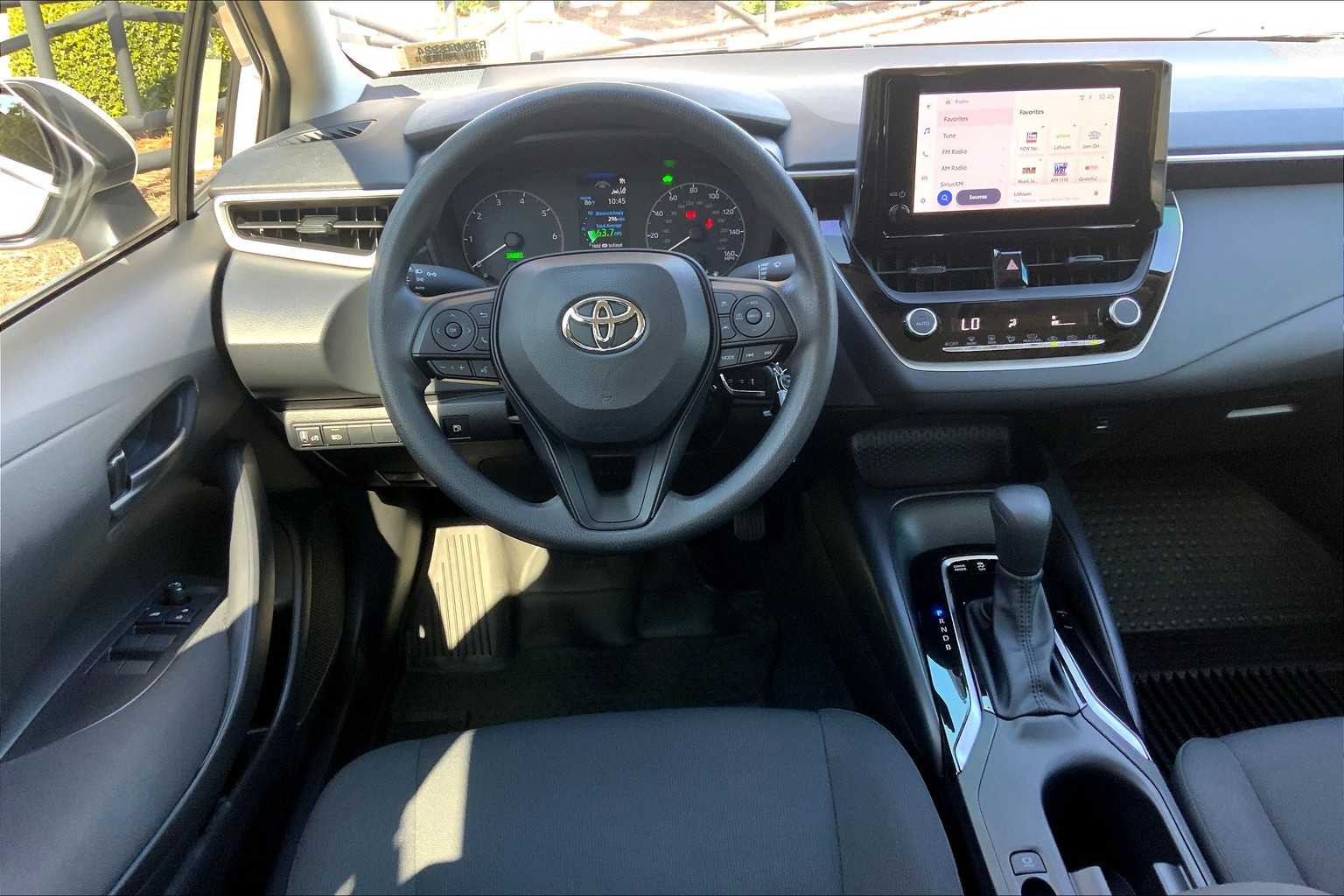 2024 Toyota Corolla Hybrid LE photo 5