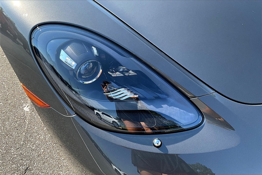 2025 Porsche Cayman S photo 27
