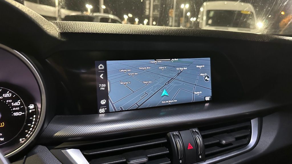 2022 Alfa Romeo Stelvio Ti photo 8