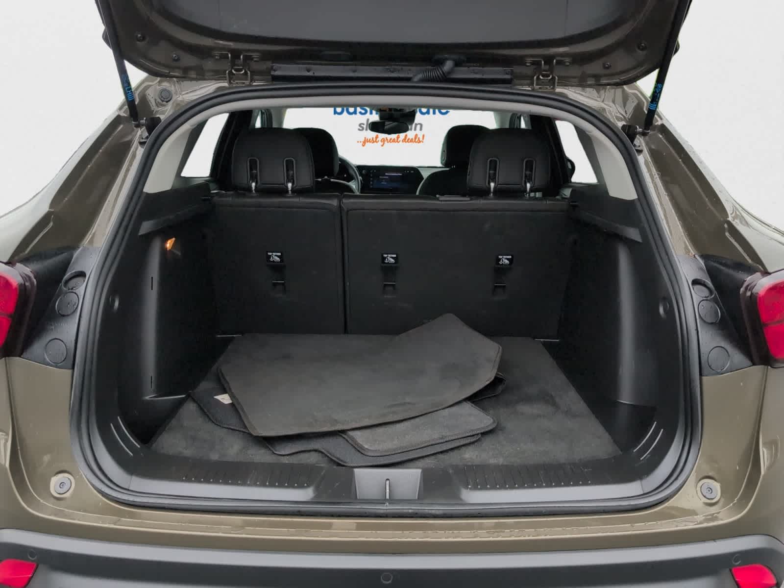 2024 Chevrolet Trax LT photo 18