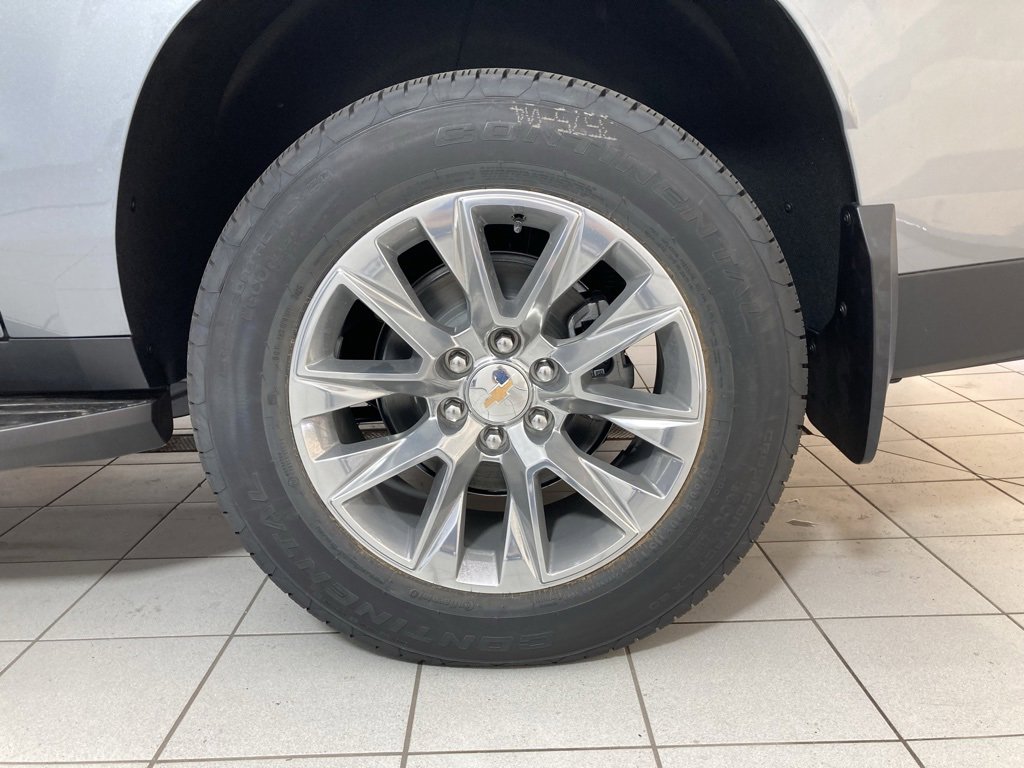 2026 Chevrolet Suburban Premier photo 19