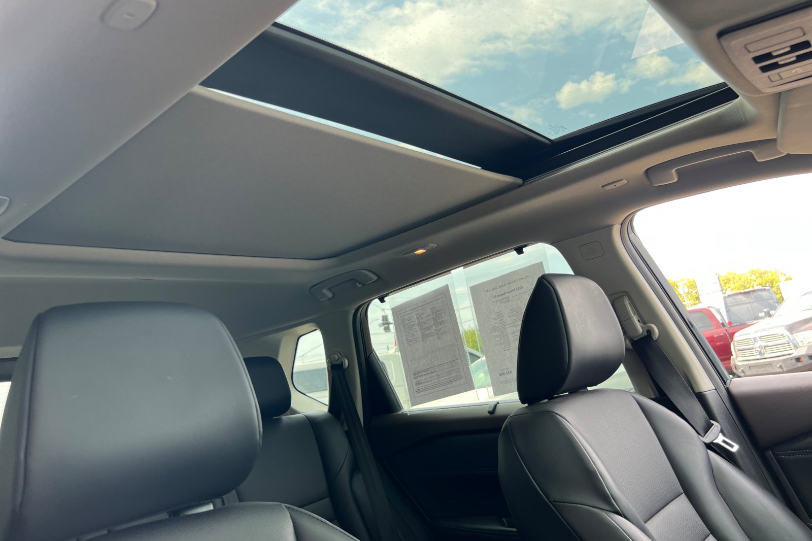 2022 Nissan Rogue SV photo 12