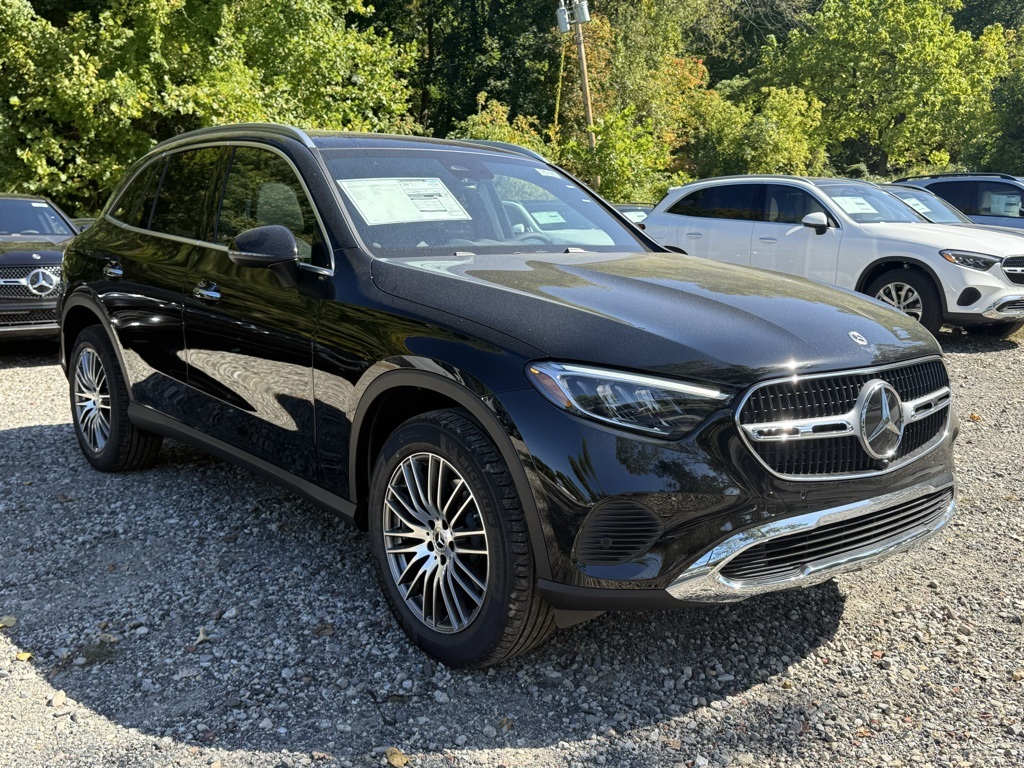 2026 Mercedes-Benz GLC Base's photo