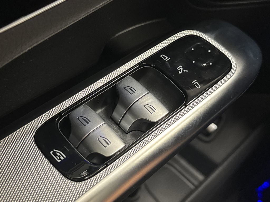 2026 Mercedes Benz GLC 300 photo 25