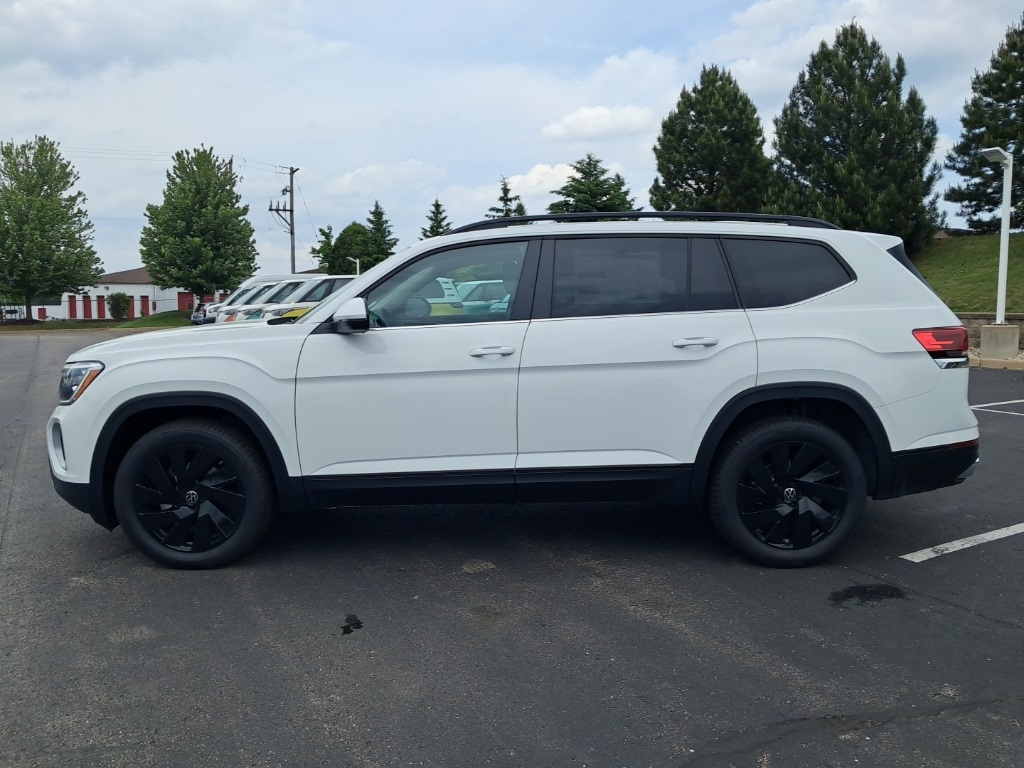 2025 Volkswagen Atlas SE Technology photo 3