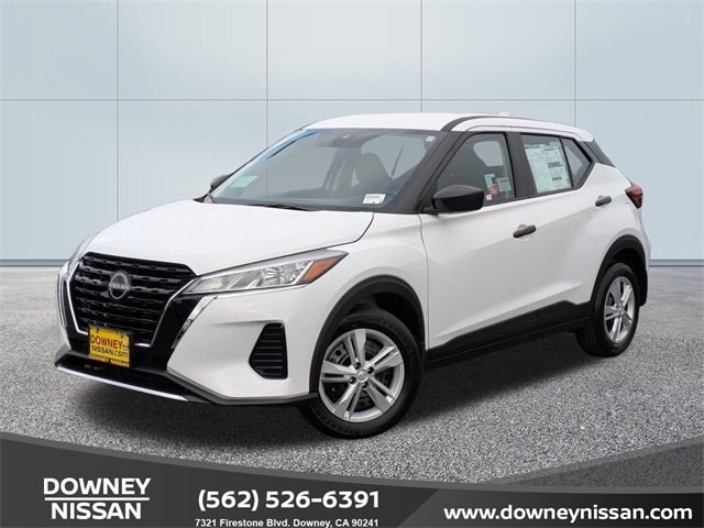 2025 Nissan KICKS PLAY Base's photo