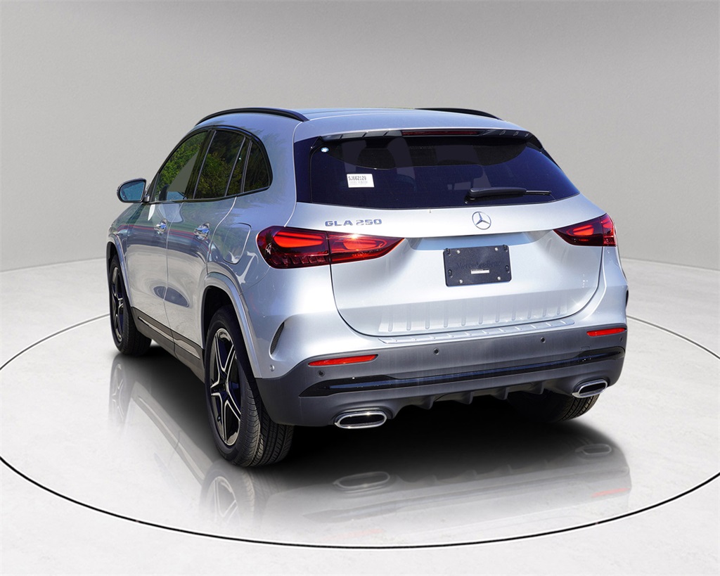 2025 Mercedes Benz GLA 250 photo 4