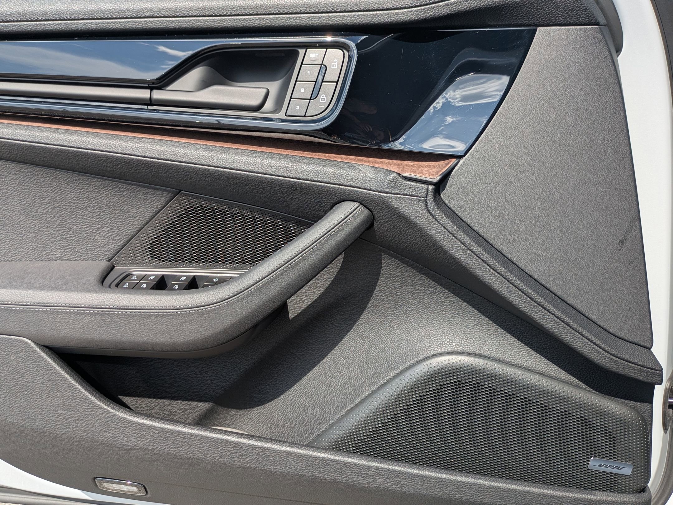2025 Porsche Panamera 4 photo 13