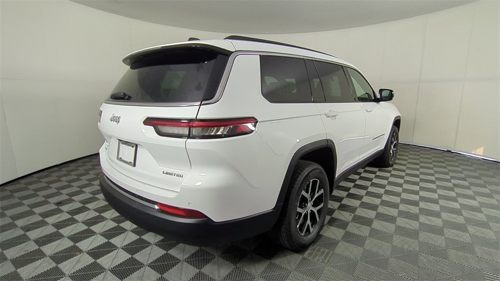 2025 Jeep Grand Cherokee Limited photo 2