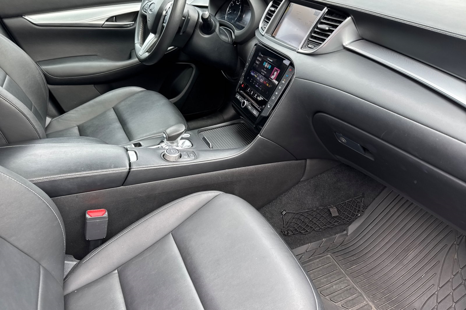 2020 Infiniti QX50 Luxe photo 17