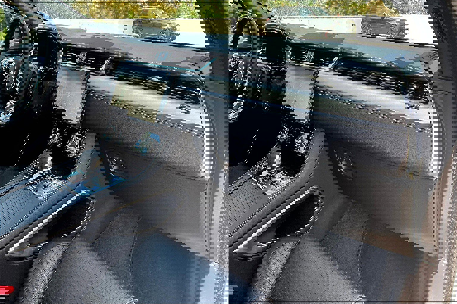 2024 Jaguar F-PACE P400 R-Dynamic S photo 16