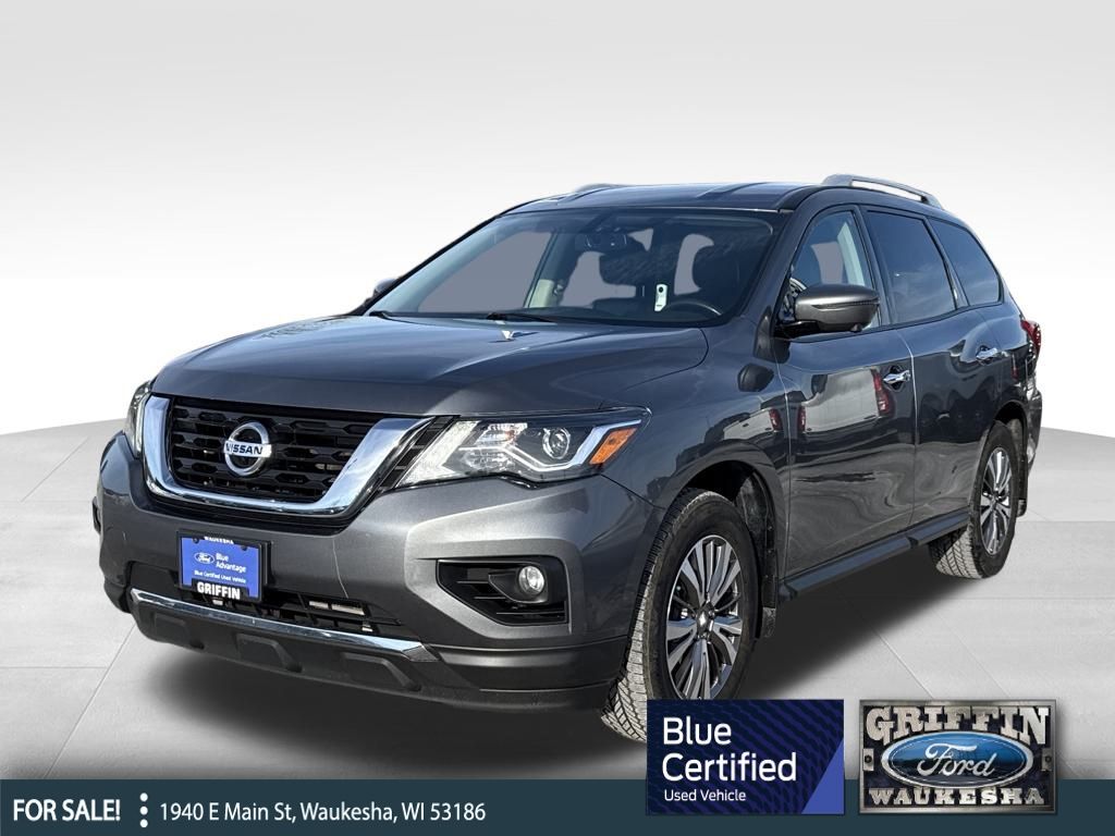 2019 Nissan Pathfinder SL's photo