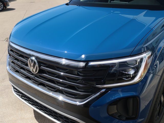 2025 Volkswagen Atlas Cross Sport SE Technology photo 3