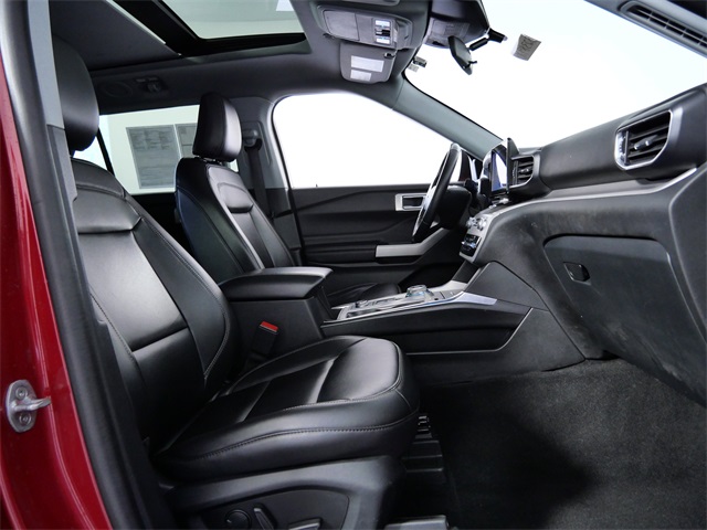 2023 Ford Explorer XLT photo 9