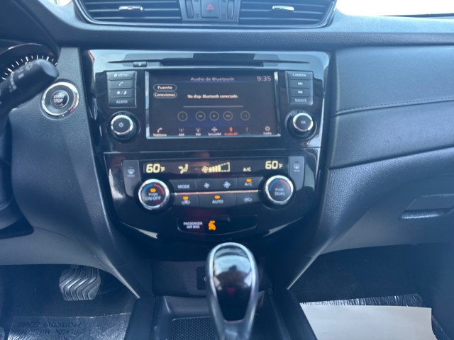 Used 2020 Brilliant Silver Metallic Nissan SV image 37