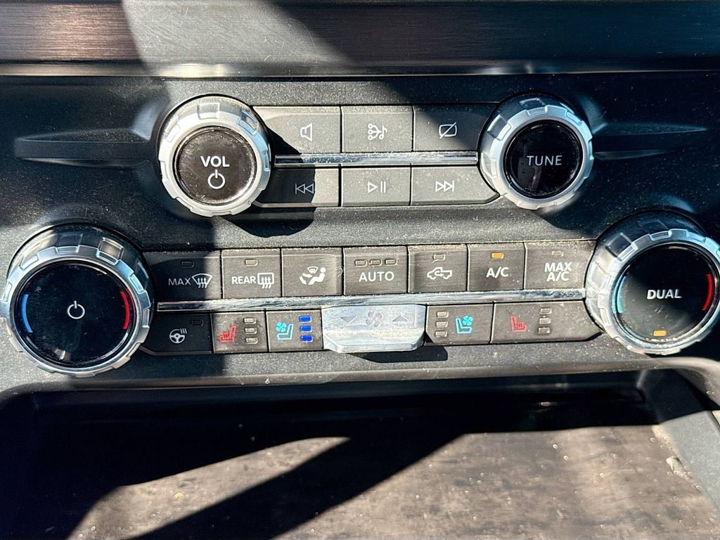 2023 Ford F-250 Lariat photo 16
